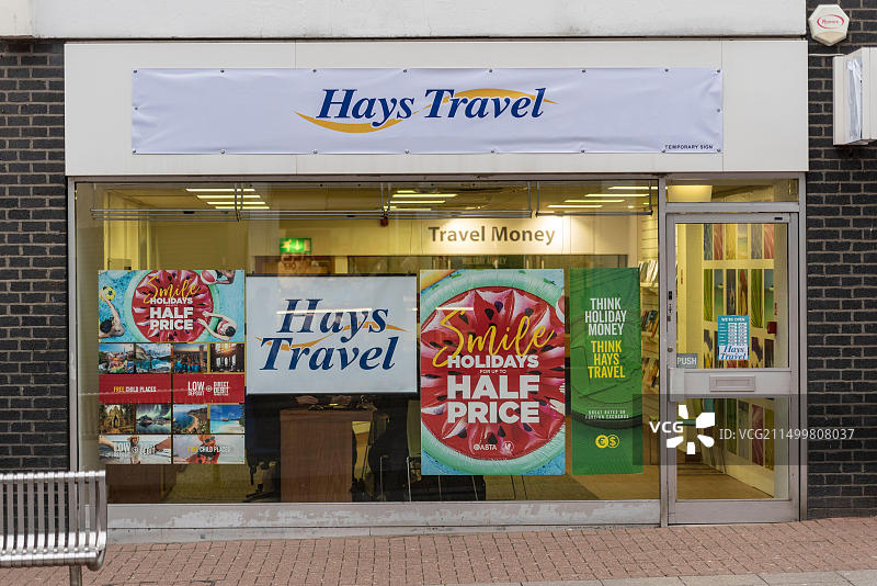 旅行社Thomas Cook倒闭后，Hays Travel接管了其分支机构。英国埃塞克斯郡滨海绍森德商业街图片素材