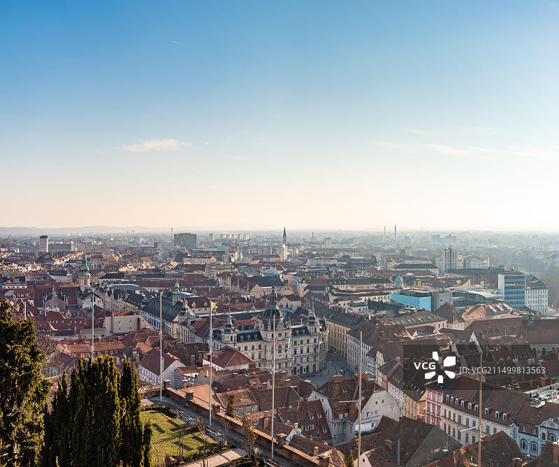 从格拉茨城堡山Schlossberg眺望格拉茨市，旅游目的地图片素材