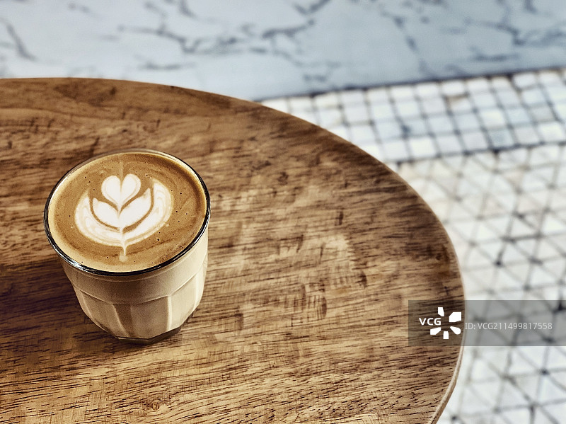 咖啡拿铁拉花特写图片素材