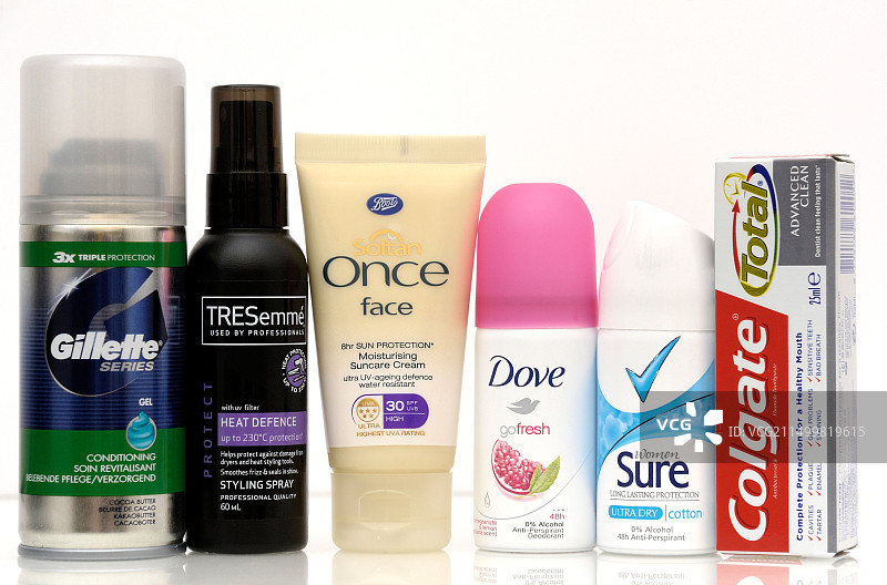 旅行装节日洗漱用品图片素材