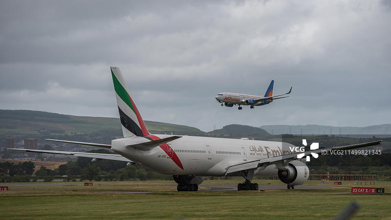 “赫克托”风暴袭击苏格兰西海岸，英国遭受高达70英里/小时的狂风图片素材