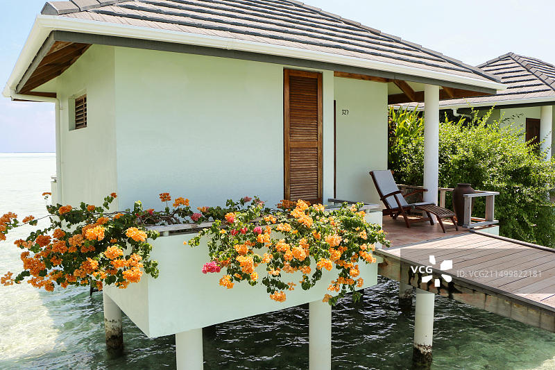 热带岛屿上的水上平房 - 旅行背景图片素材