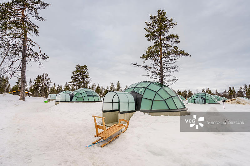 玻璃穹顶小屋：芬兰拉普兰卡克斯劳塔宁酒店图片素材