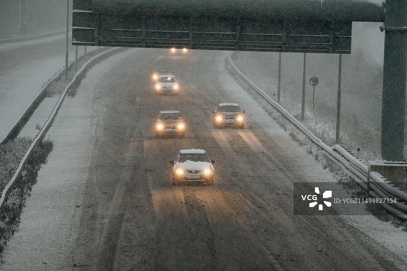 暴雪天气影响出行：凯特灵附近A14公路交通受阻图片素材