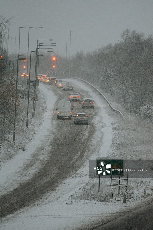 暴雪天气影响出行：凯特灵附近A14公路交通受阻图片素材