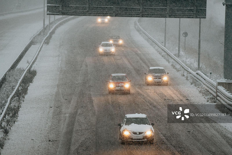 暴雪天气影响出行：凯特灵附近A14公路交通受阻图片素材
