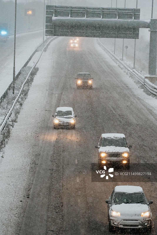暴雪天气影响出行：凯特灵附近A14公路交通受阻图片素材