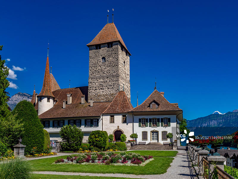 瑞士伯恩高地伯恩图恩湖的施皮茨城堡图片素材