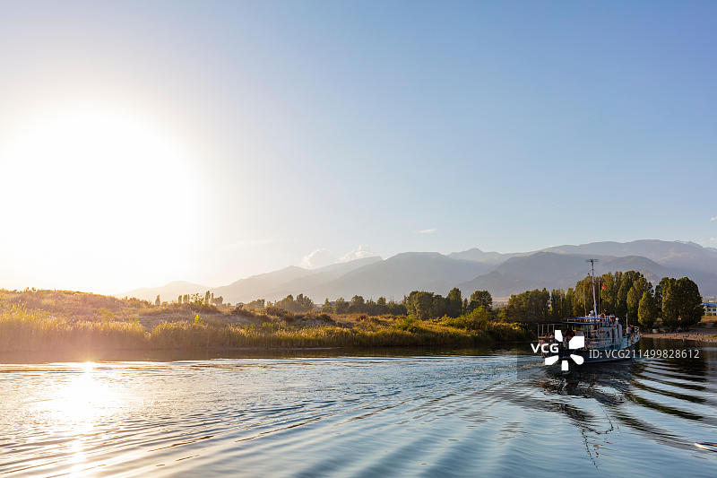 中亚吉尔吉斯斯坦伊塞克湖乔尔蓬阿塔游艇俱乐部图片素材