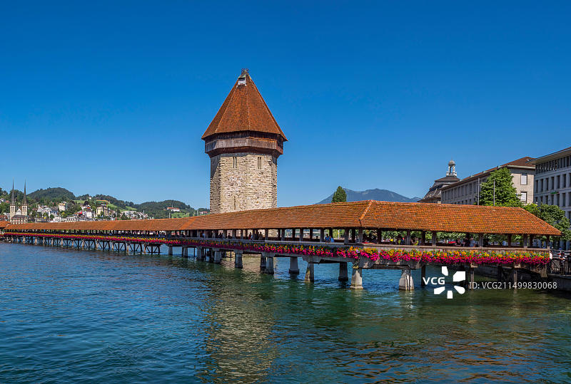 瑞士卢塞恩的教堂桥和水塔图片素材
