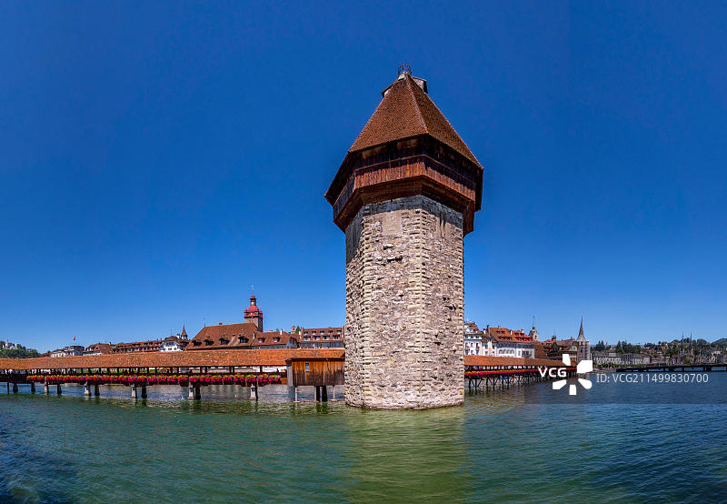 瑞士卢塞恩的教堂桥和水塔图片素材