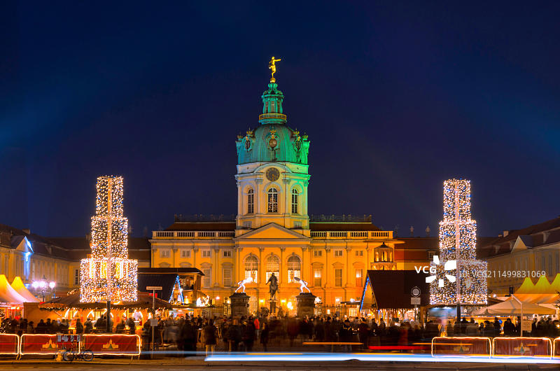 德国柏林夏洛滕堡宫的传统圣诞市场图片素材