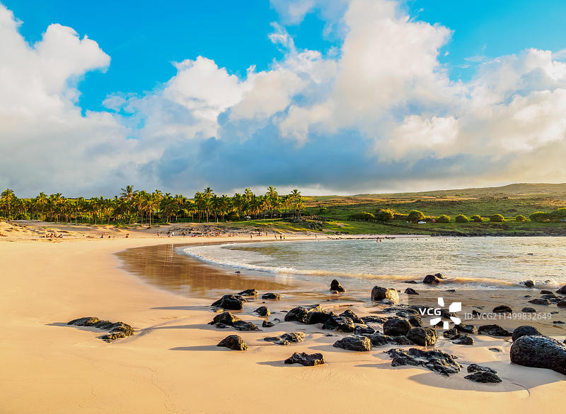 智利复活节岛阿纳凯纳海滩图片素材