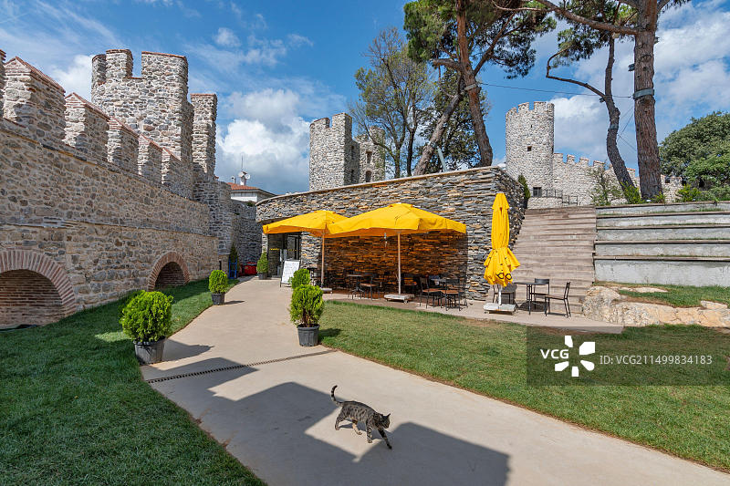 土耳其伊斯坦布尔博斯普鲁斯海峡亚洲一侧的阿纳多卢希萨尔要塞图片素材