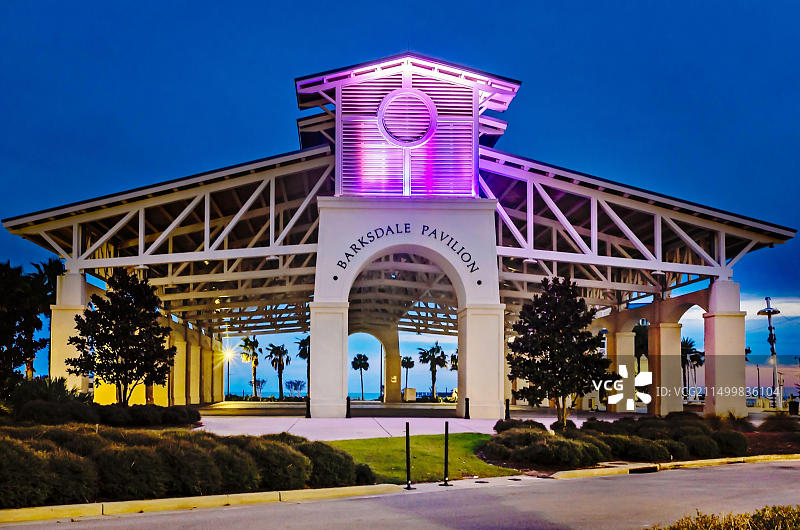 琼斯公园的巴克斯代尔凉亭,密西西比州格尔夫波特,2020年12月5日。这个23000平方英尺的凉亭可用于举办活动。图片素材