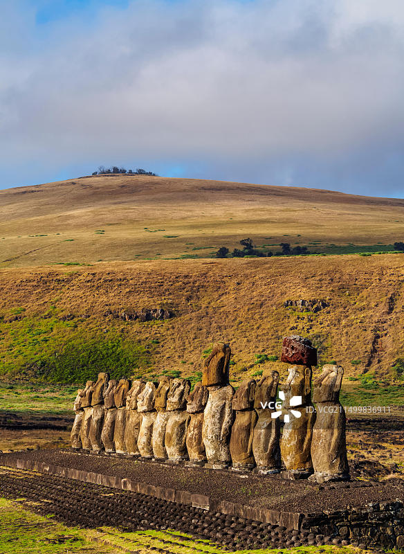 拉帕努伊国家公园的复活节岛石像图片素材