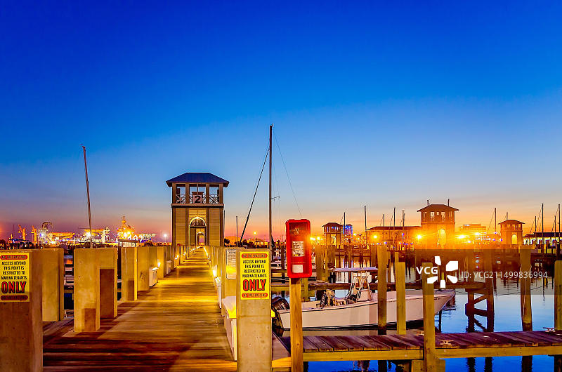 密西西比州海港市海港市政码头的日落图片素材