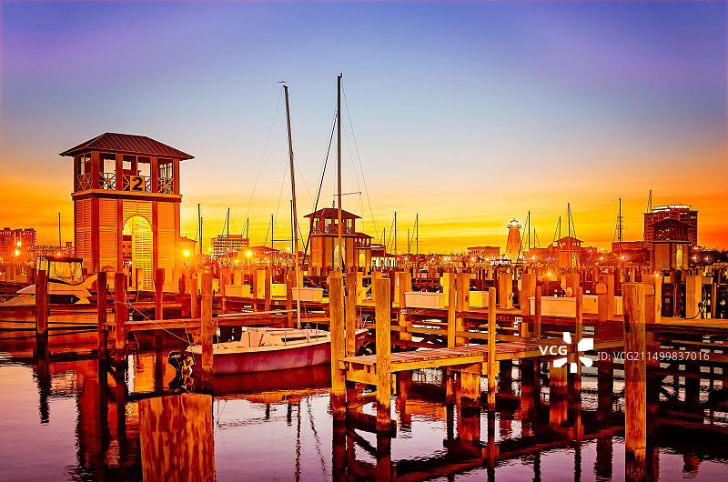 密西西比州海港市海港市政码头的日落图片素材