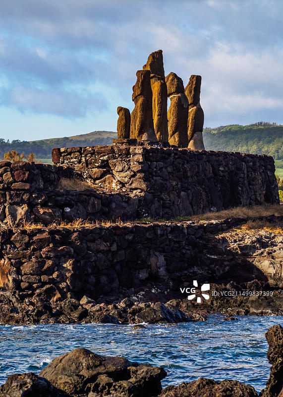 阿胡瓦伊乌里的摩艾石像,塔海考古群,拉帕努伊国家公园,复活节岛,智利图片素材