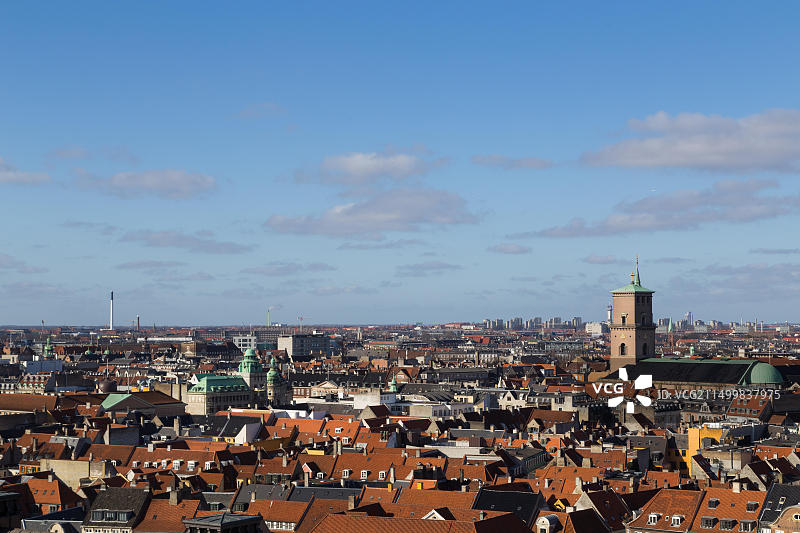 丹麦哥本哈根克里斯蒂安堡宫塔楼的城市天际线图片素材