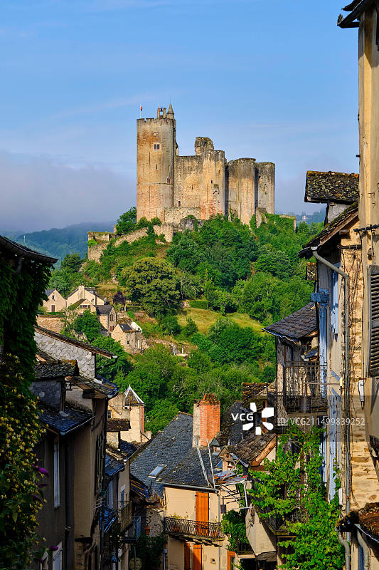法国阿韦龙省纳雅克，被誉为法国最美丽的村庄，中世纪村庄和纳雅克城堡图片素材