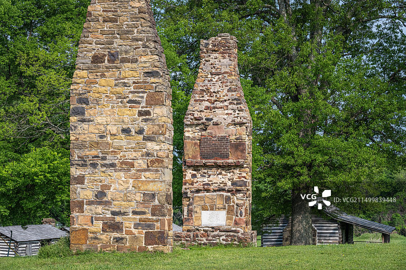 位于俄克拉荷马州吉布森堡吉布森堡垒的副官办公室遗址上的石烟囱，杰斐逊·戴维斯于1833-1835年曾在此办公图片素材