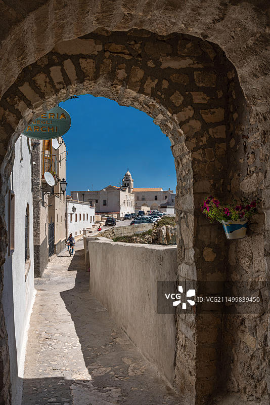 维耶斯圣方济各教堂拱廊，普利亚，意大利图片素材