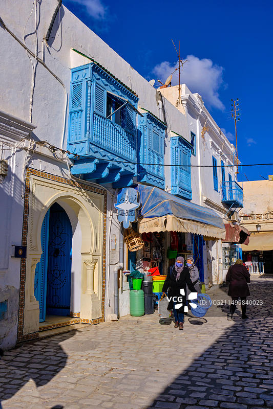 突尼斯南部梅德宁省杰尔巴岛的露天市场图片素材
