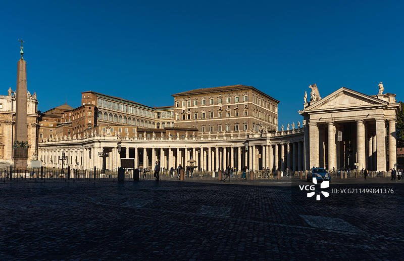 圣彼得大教堂和圣彼得广场及其柱廊，梵蒂冈，罗马，意大利，欧洲图片素材