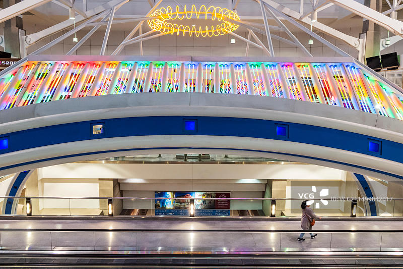 丹佛国际机场的彩色霓虹灯图片素材