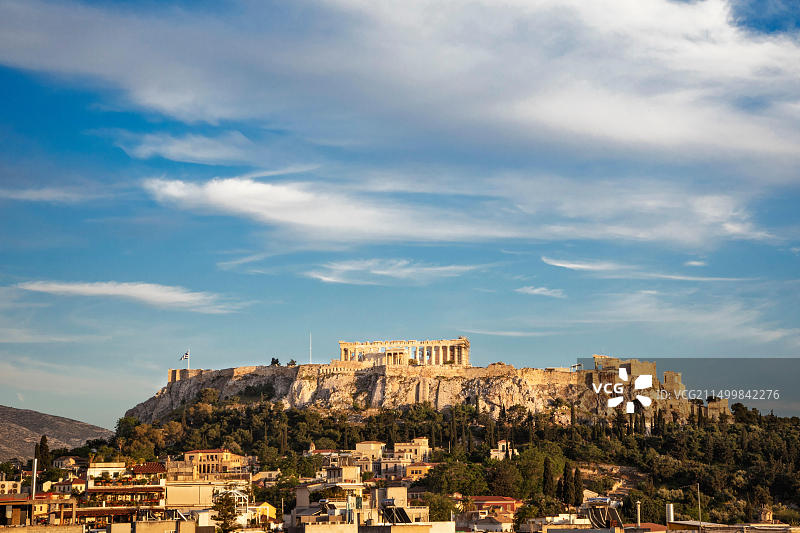 雅典卫城耸立在希腊雅典市中心图片素材