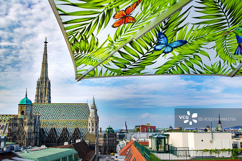 从拉梅酒店的屋顶酒吧看到的维也纳斯蒂芬大教堂景观图片素材