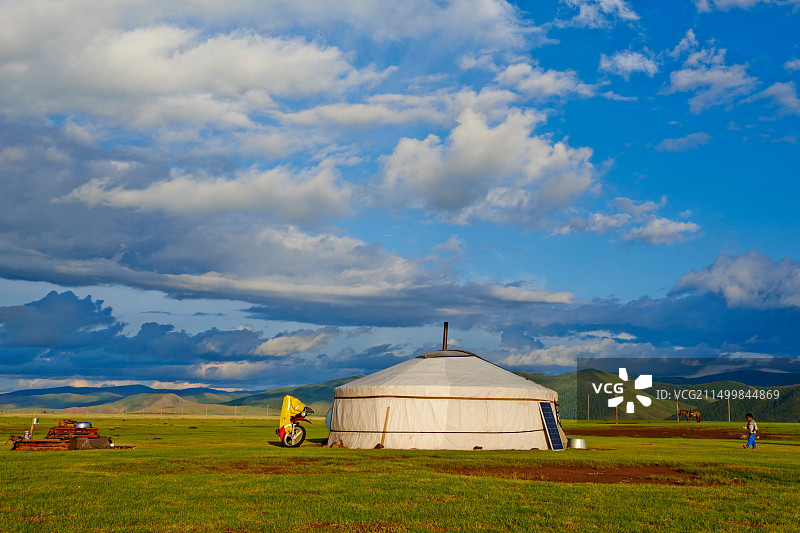 蒙古后杭爱省鄂尔浑河谷的游牧营地图片素材