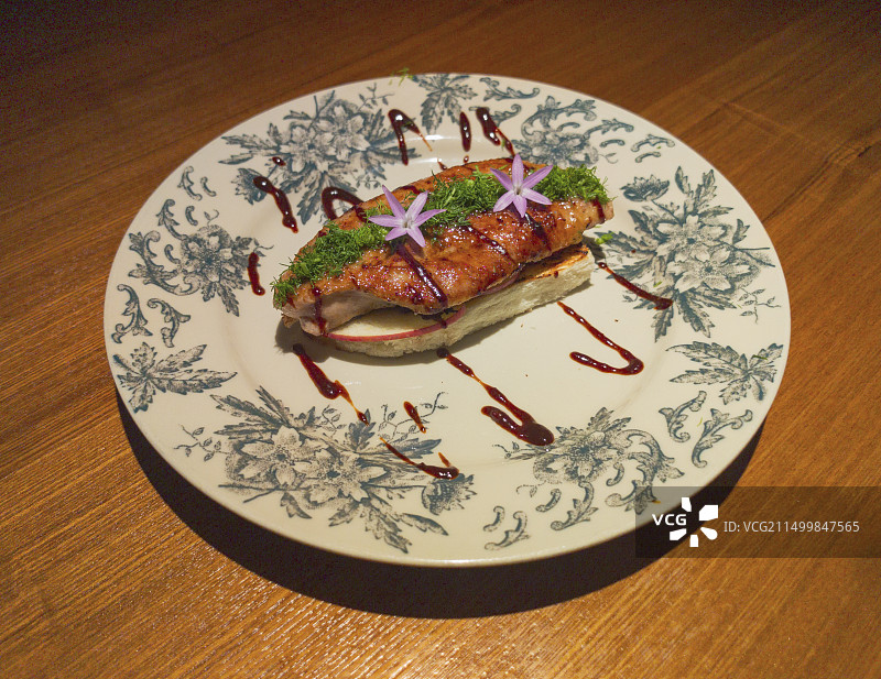 香煎鹅肝图片素材