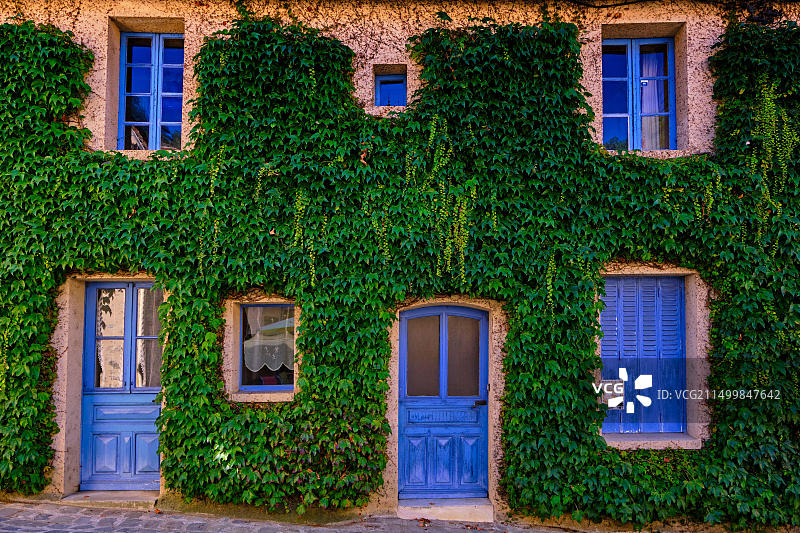 法国安德尔省加尔吉莱斯-当皮埃尔村风光图片素材