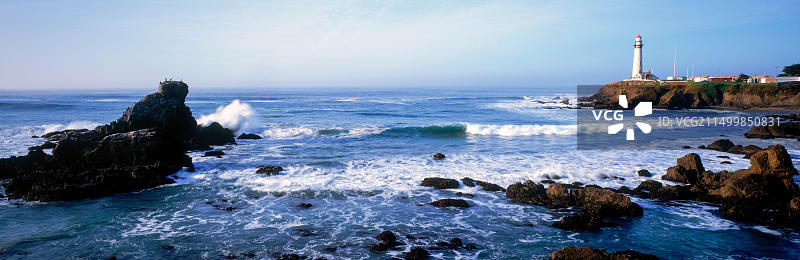 美国加利福尼亚州佩斯卡德罗，鸽子角灯塔的海岸风光图片素材
