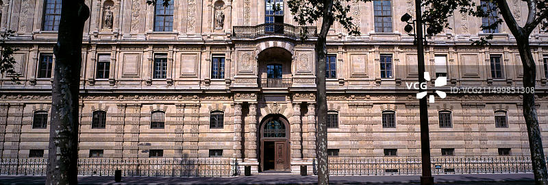 法国巴黎蒙索公园的公寓楼图片素材