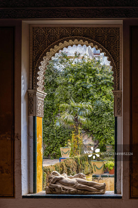 西班牙塞维利亚皮拉托斯之家的雕塑图片素材