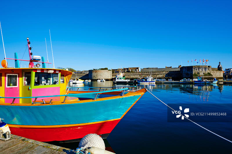 法国布列塔尼菲尼斯泰尔省孔卡尔诺历史悠久的 walled town图片素材