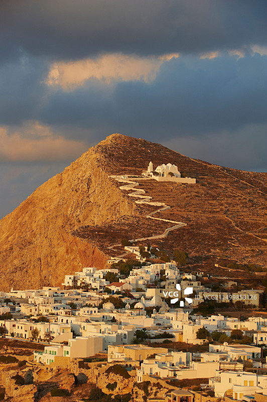 希腊弗莱甘兹罗斯岛：霍拉村和基米西斯圣母教堂图片素材