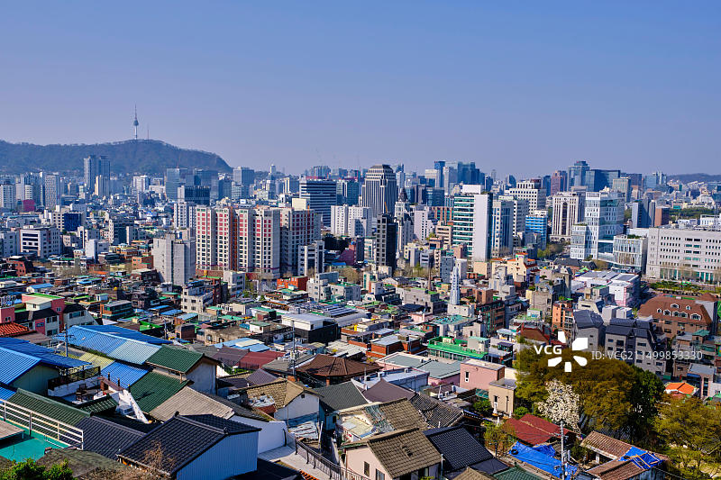 韩国首尔中区，从骆山公园俯瞰市中心全景图片素材