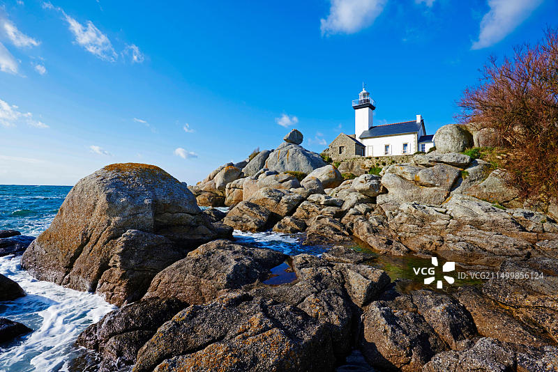 法国布列塔尼菲尼斯泰尔省布里尼奥冈海滩，蓬图斯瓦尔灯塔。图片素材