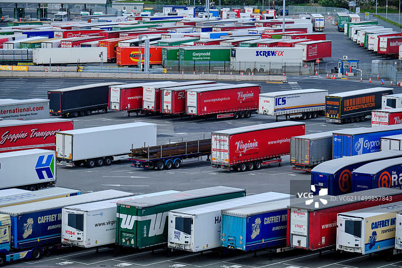 爱尔兰都柏林港口的集装箱图片素材