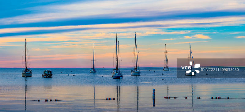 美国威斯康星州多尔县鱼溪的密歇根湖图片素材