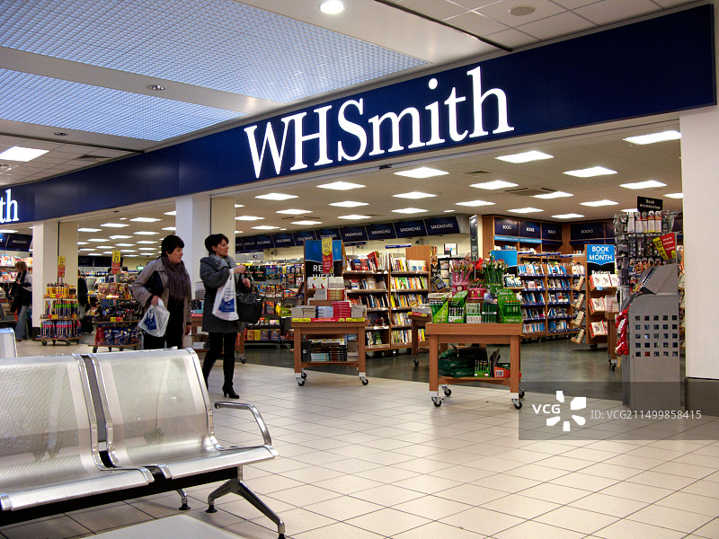 贝尔法斯特国际机场WH Smith报刊店，北爱尔兰图片素材