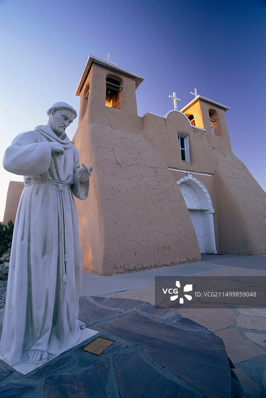 圣弗朗西斯科·德阿西斯教堂和雕像，美国新墨西哥州陶斯图片素材