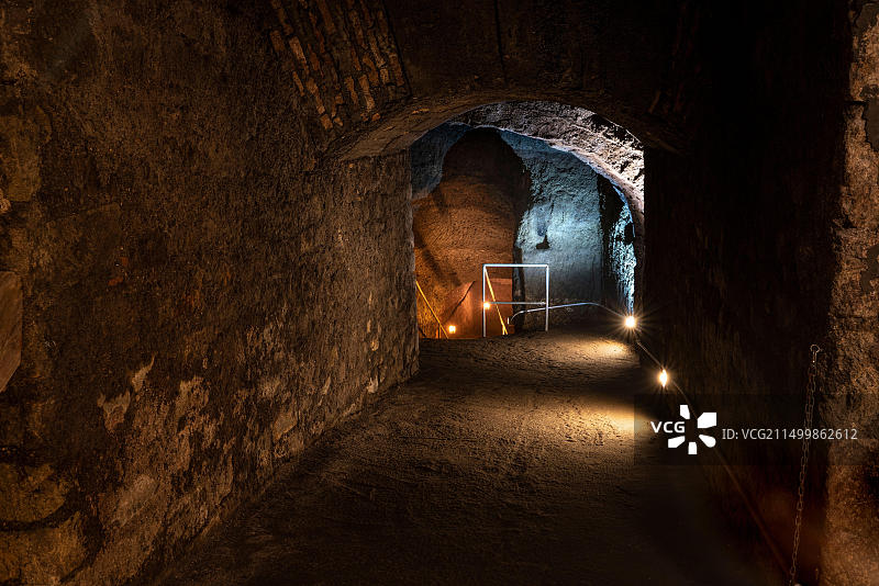 维泰博地下通道：中世纪古城遗迹图片素材