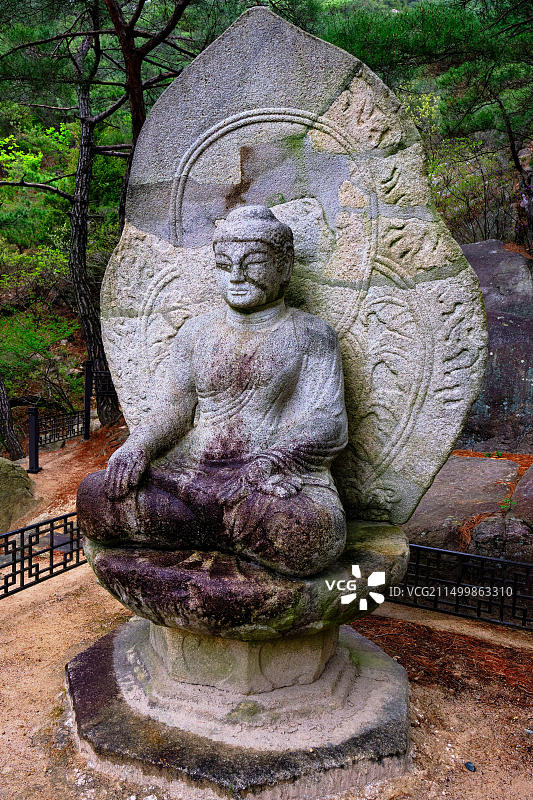 韩国庆尚北道庆州南山国家公园石刻佛像，联合国教科文组织世界遗产图片素材