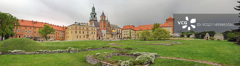 波兰克拉科夫瓦维尔大教堂和瓦维尔城堡景色图片素材