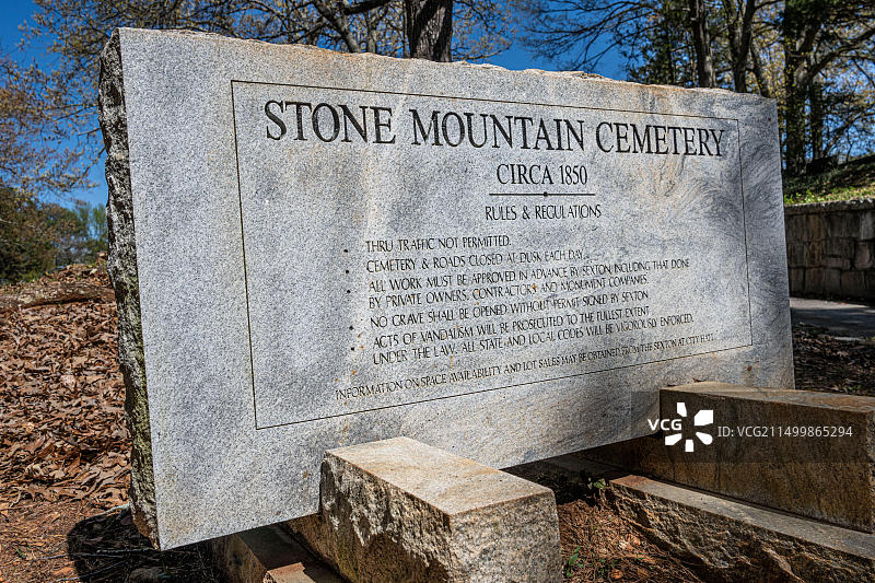 佐治亚州斯通山历史公墓入口标志（约1850年，美国）图片素材